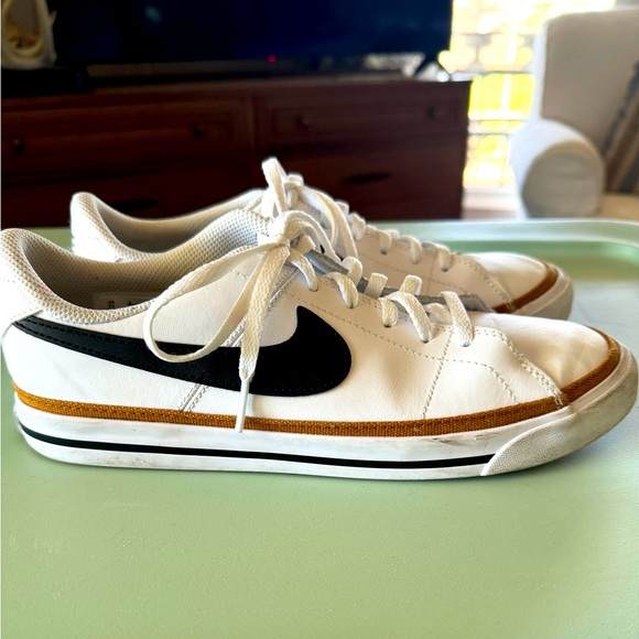 Nike Court Sneaker - Picture 1 of 6